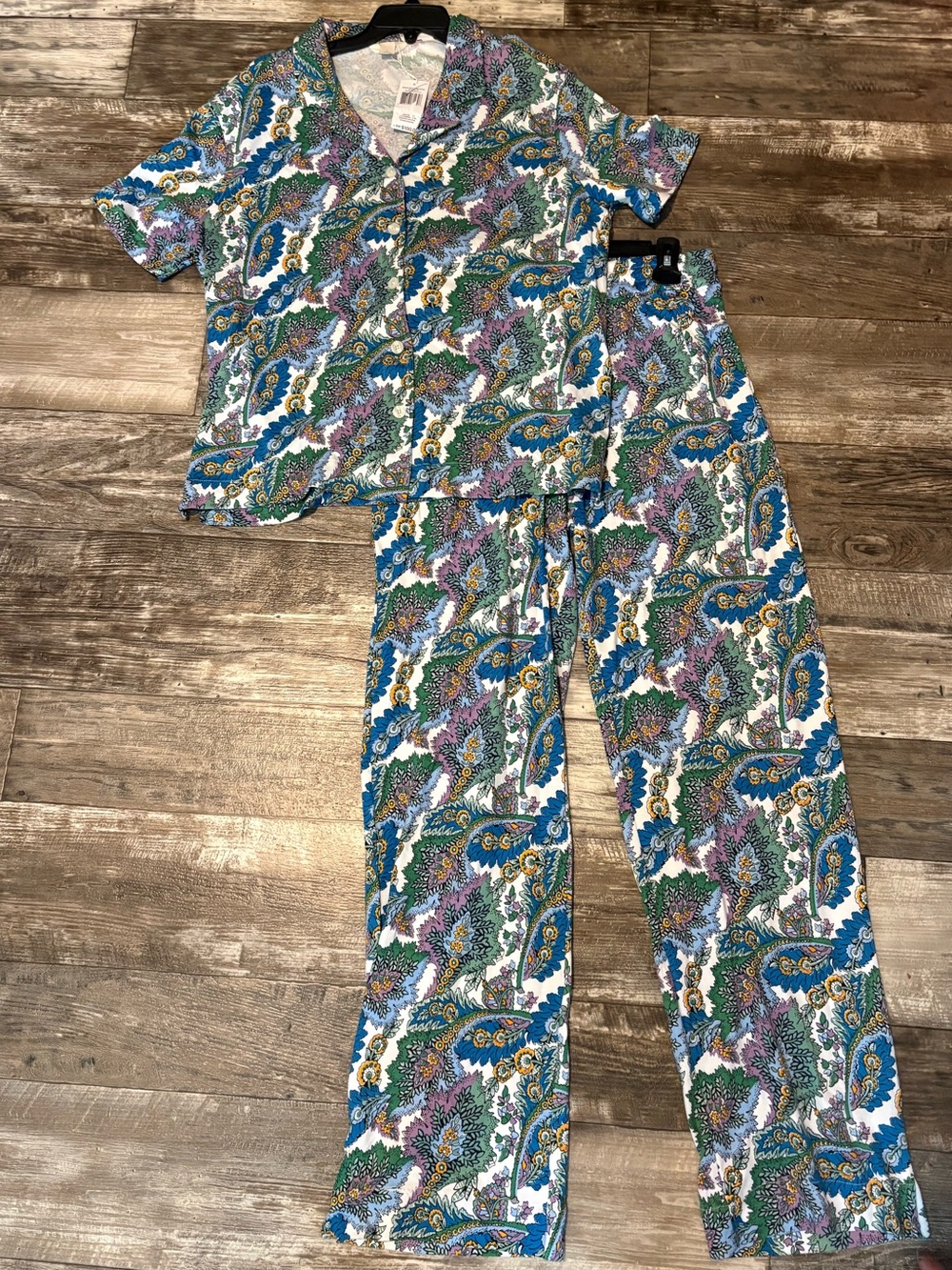 Vera Bradley 2 Piece Button Down Pajama Set Flowers & Feathers Cool